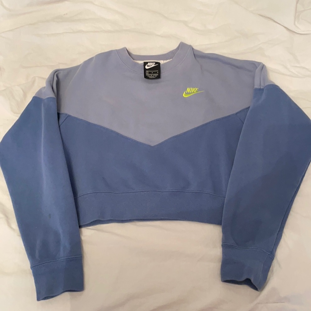Nike semi-cropped crewneck